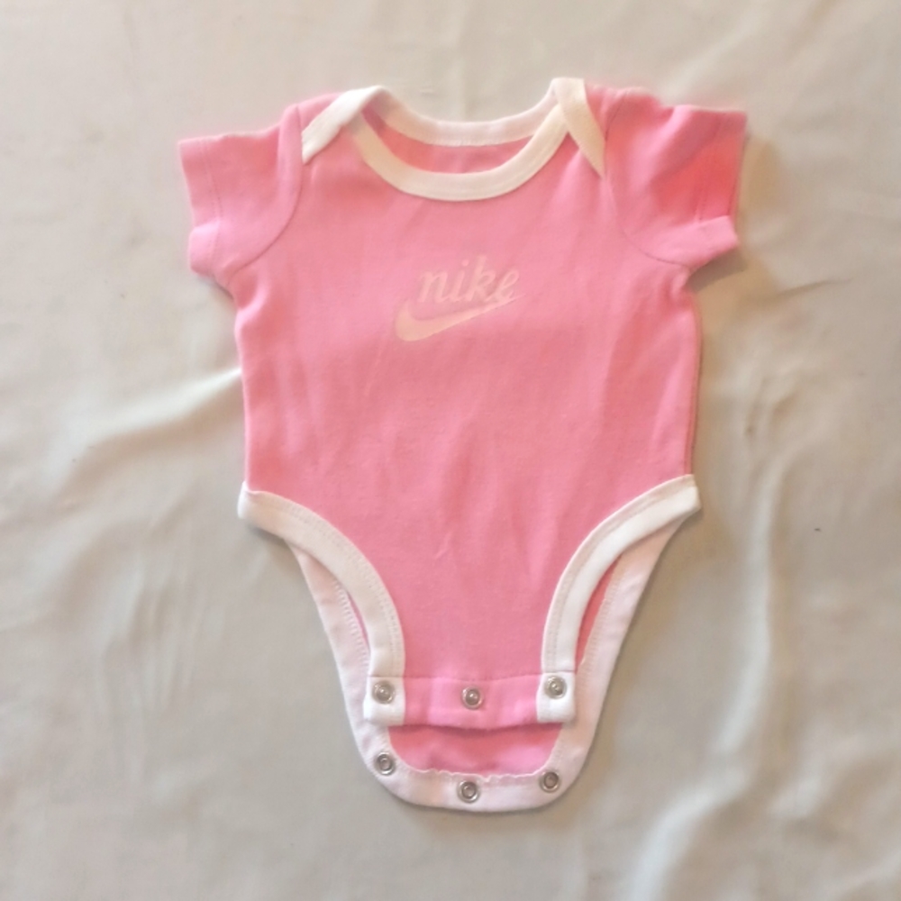 Nike baby pink newborn